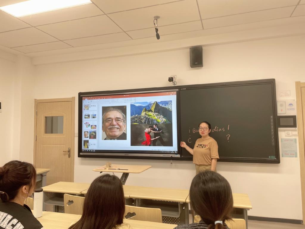 西俄系主任朱柯嘉老师