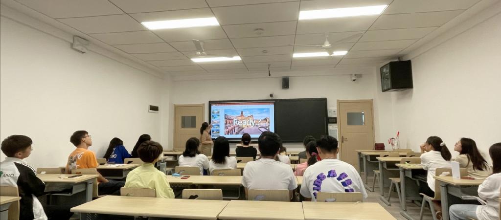 西班牙语新生入学教育